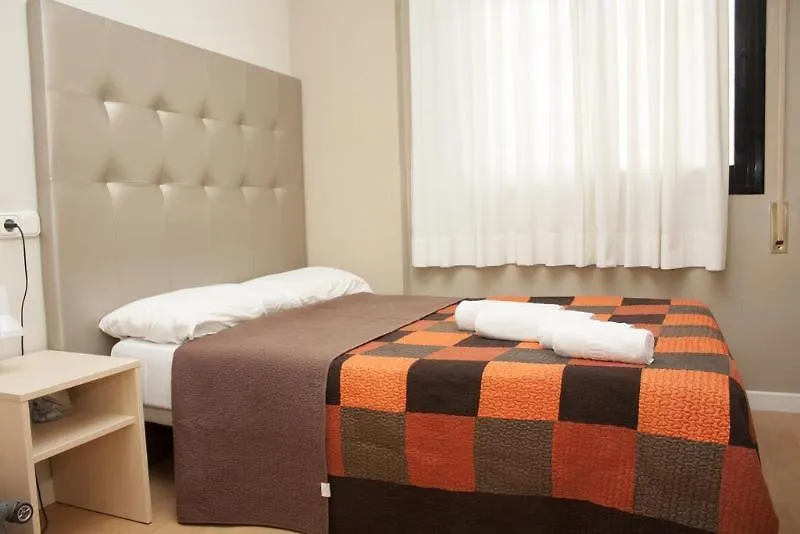 Residencia Universitaria San Agustin Barcelona 0*,